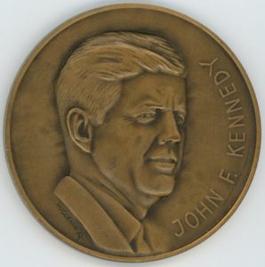 Médaille John F Kennedy President USA 1917 1961 Numispassion ch