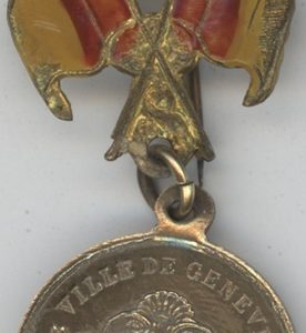 Médaille Epingle Souvenir du Banquet des Sapeurs Pompiers de la Ville de Genève 1895 (ss-vz)